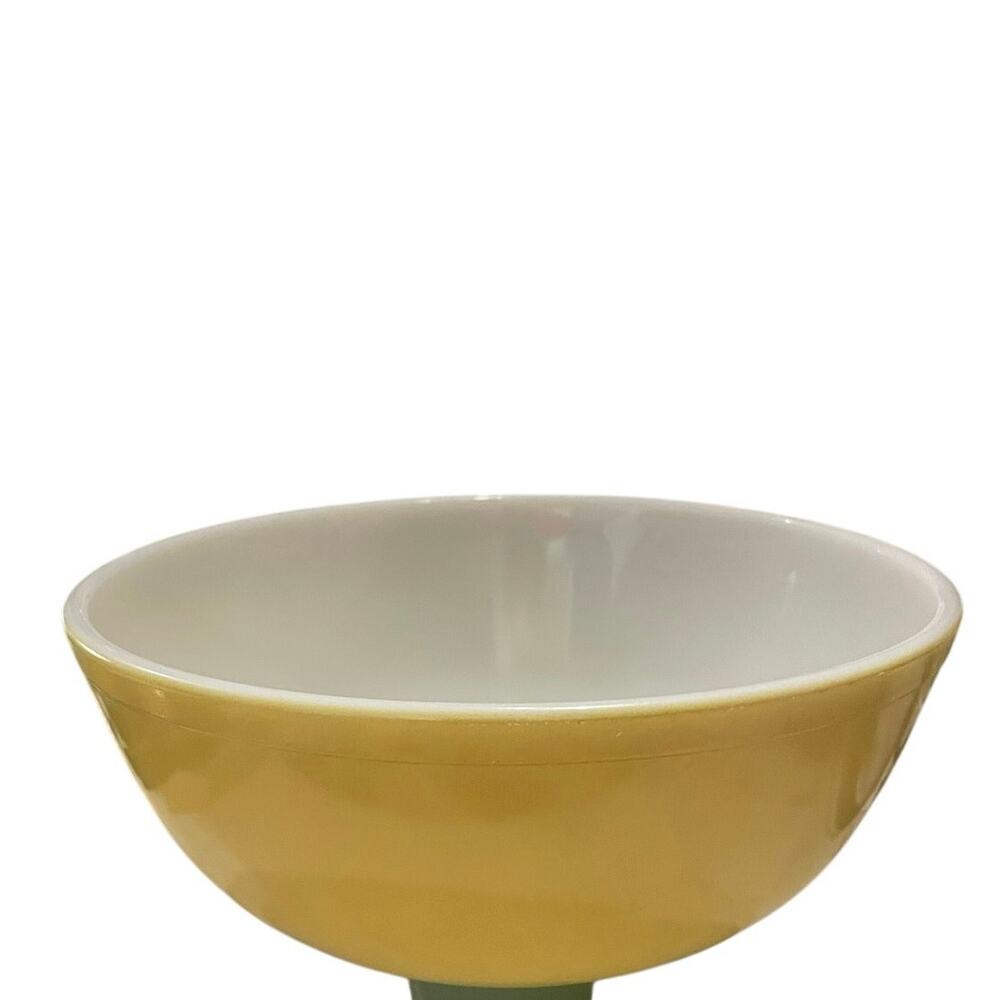 Vintage Pyrex Large Yellow Nesting Bowl 404 4 Qt. EUC